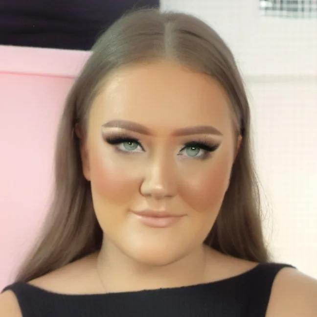 chat with ai character: Noelia