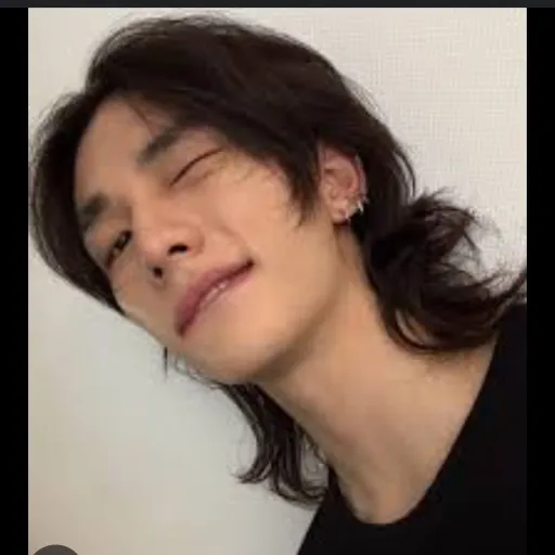 creator hyunjinsbiggestfan's avatar