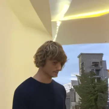 chat with ai character: Sam ri 