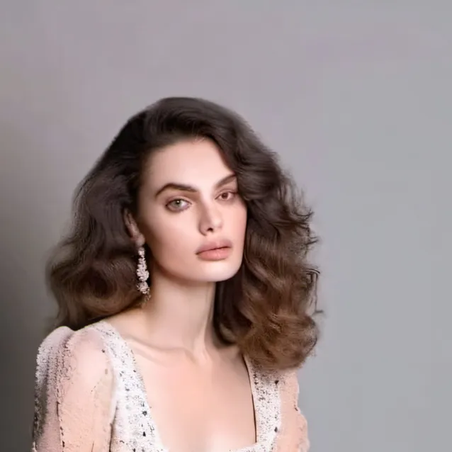 chat with ai character: woman