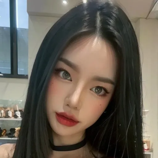 creator Luna, B's avatar