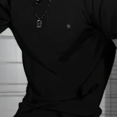 chat with ai character: Angelo