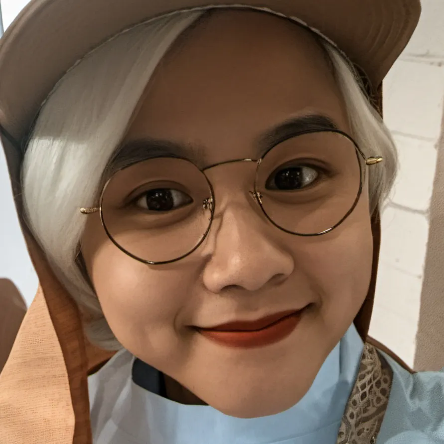 chat with ai character: Ella