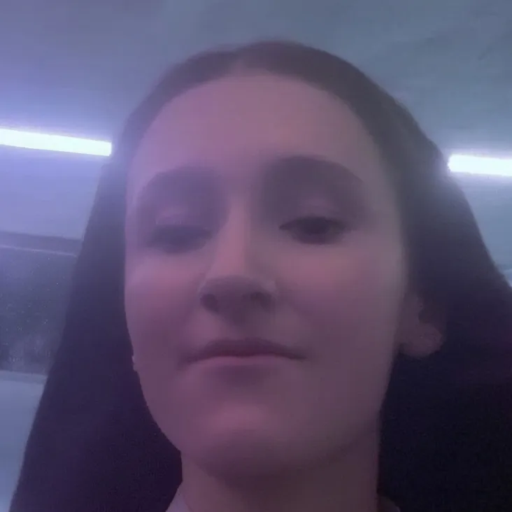 chat with ai character: Melanie