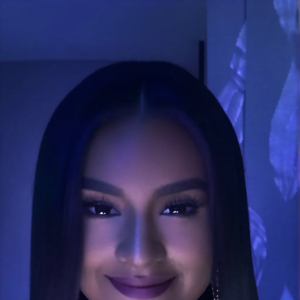 chat with ai character: Ari