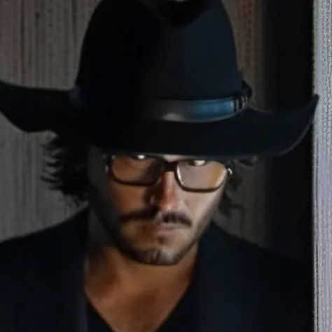 chat with ai character: Mort rainey 