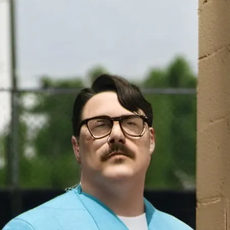 chat with ai character: Ed
