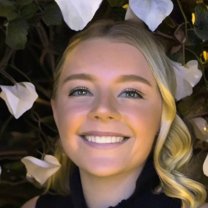 chat with ai character: Alaina Roberta 