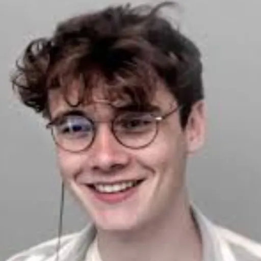 creator ~Normal-dsmp-fan~💅's avatar