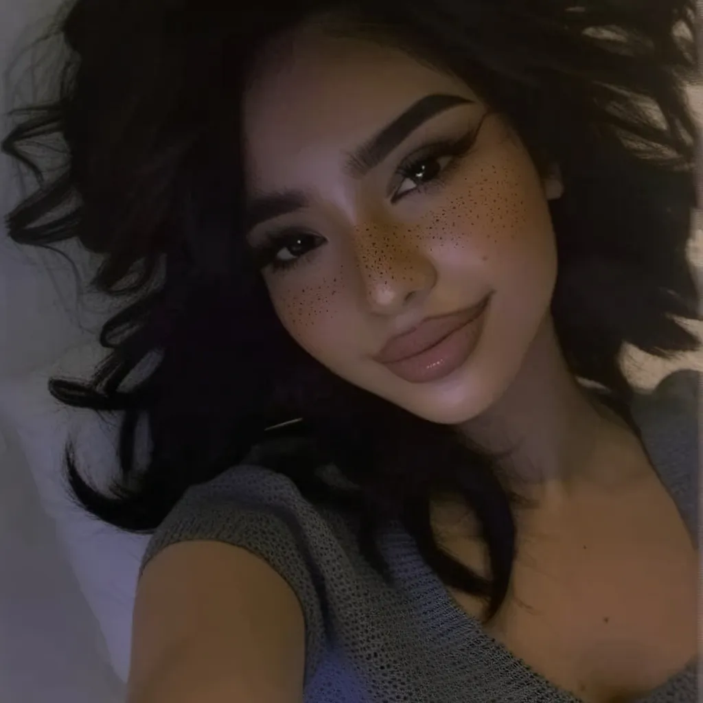 chat with ai character: alisha 