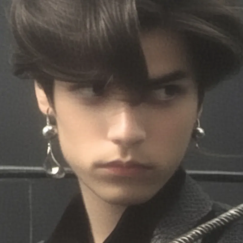 chat with ai character: Levi 
