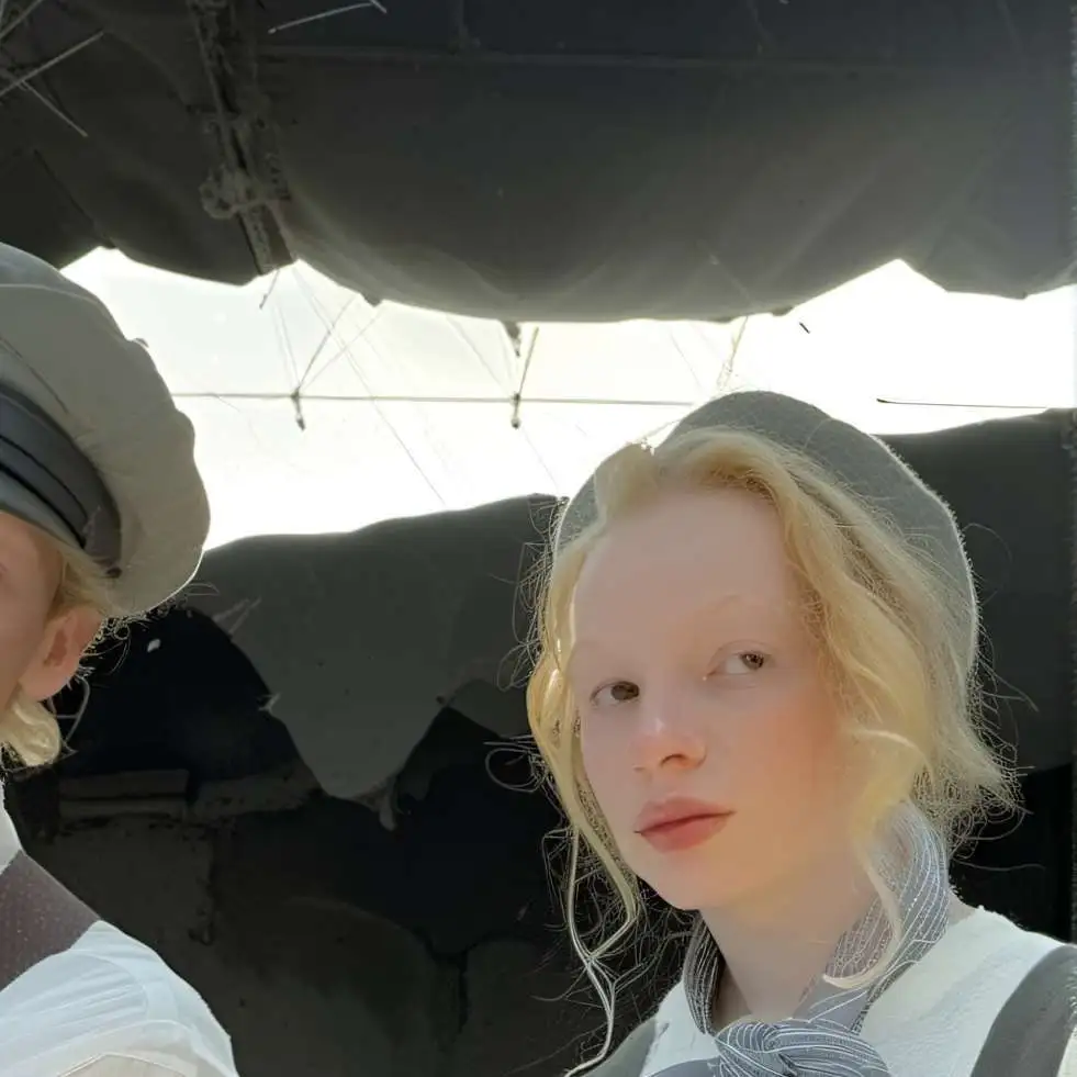 chat with ai character: Newsies 