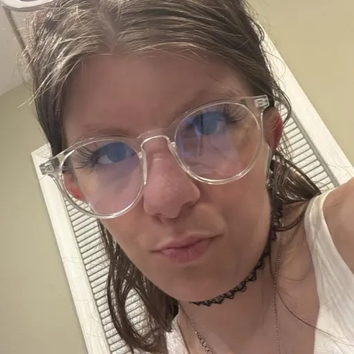 creator Oliviaslays's avatar
