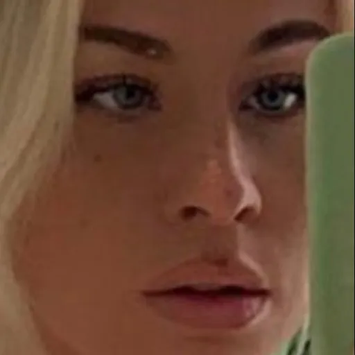 creator Khloe e's avatar