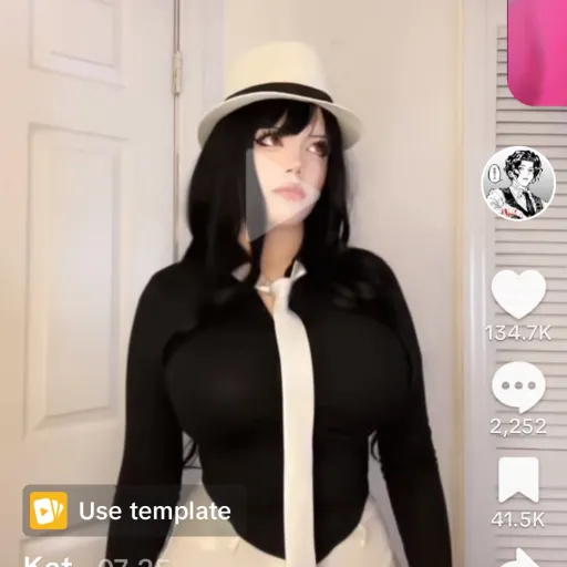 creator Cassie Ester's avatar