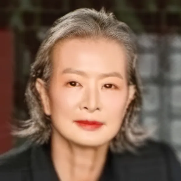 chat with ai character: Scarlet Page jr