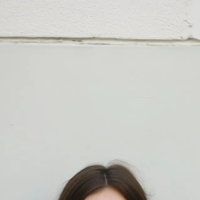 chat with ai character: Leigha