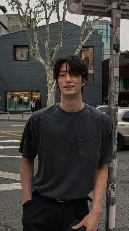 ai character: DaeJung background