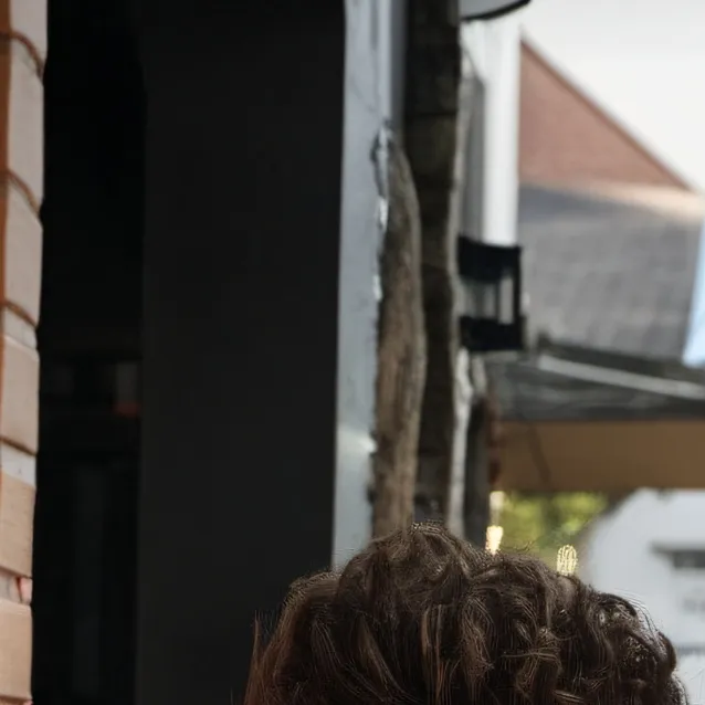 chat with ai character: cie