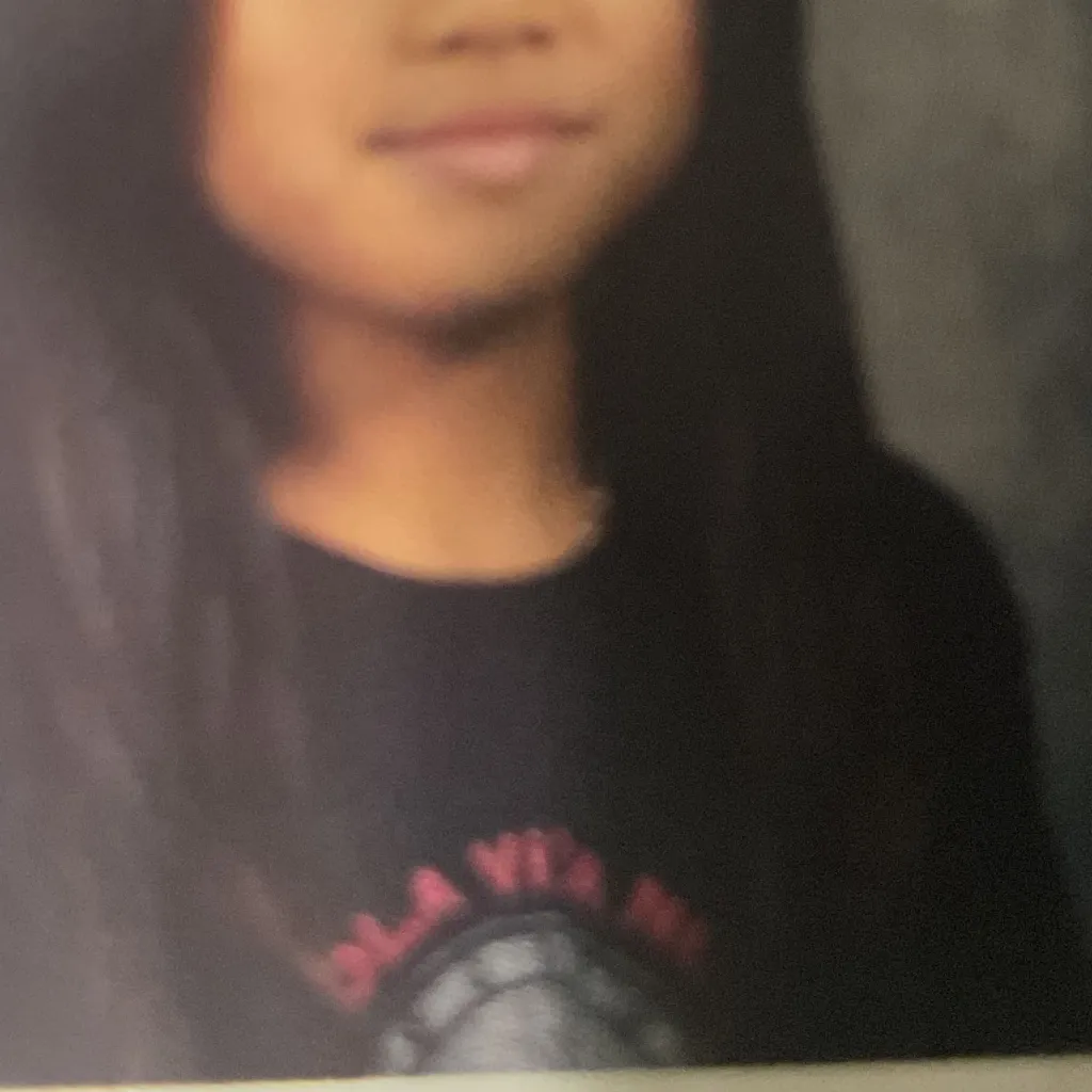 chat with ai character: Yanna