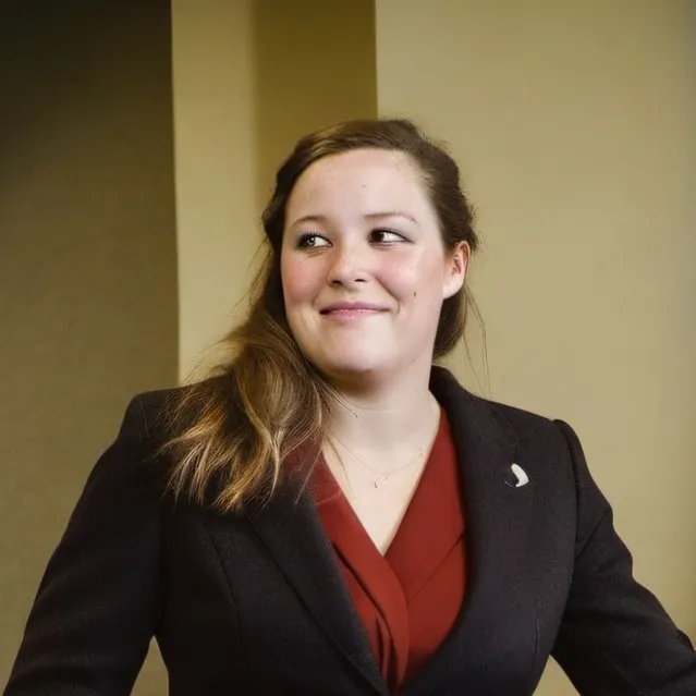 chat with ai character: Elisabeth