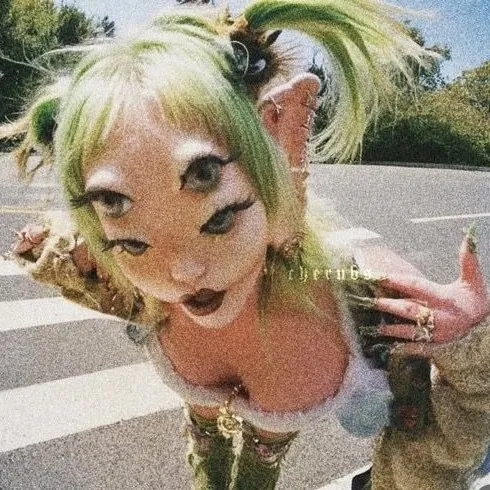 creator MELANIE_4EVA♡'s avatar