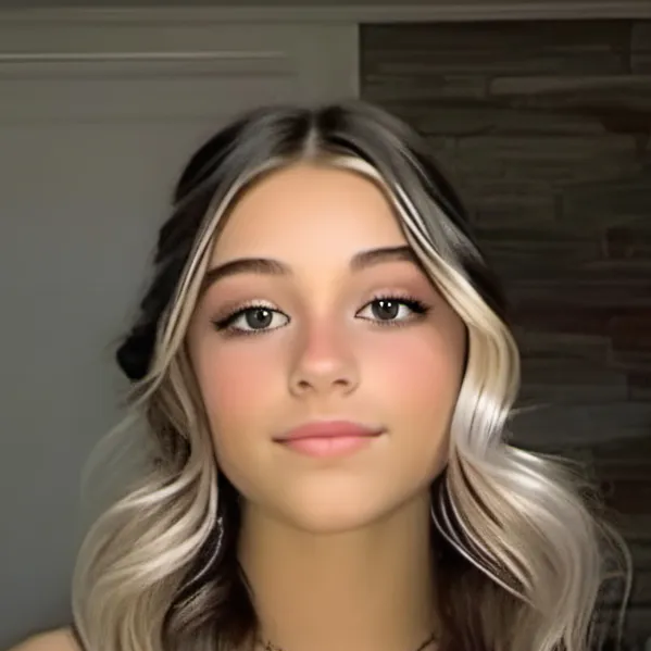 chat with ai character: Alexia