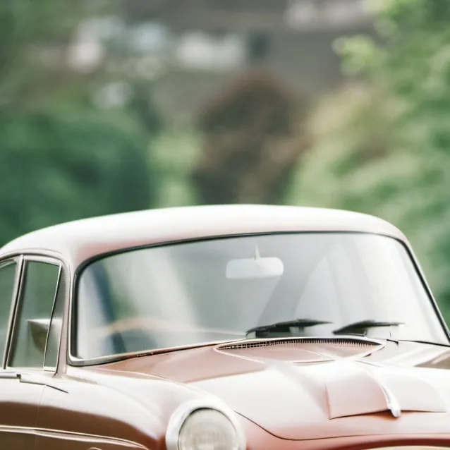 chat with ai character: red mercedes