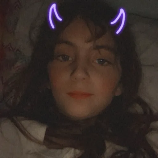 creator Sarah holt's avatar