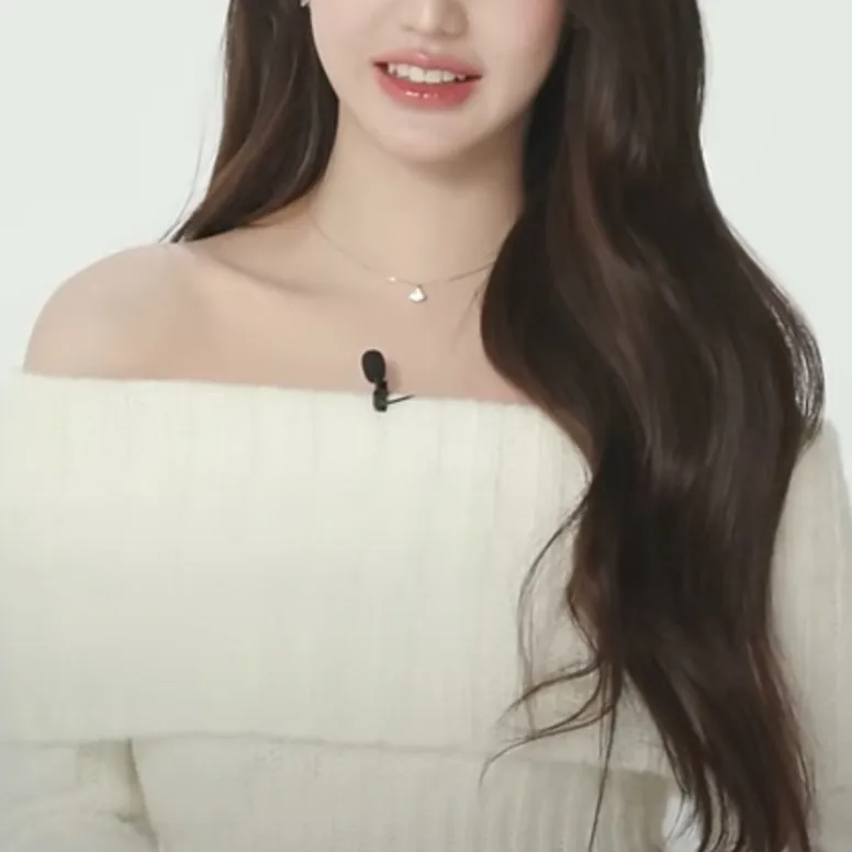 chat with ai character: Wonyoung IVE