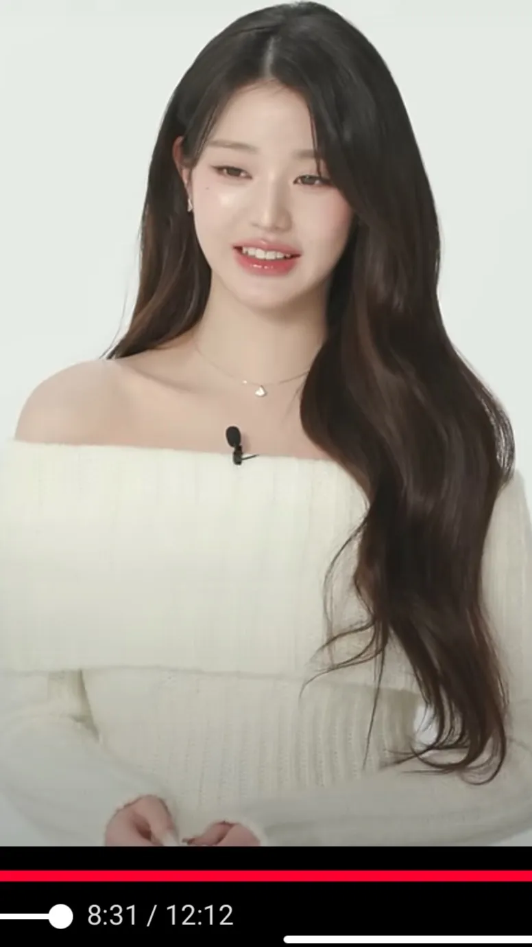 ai character: Wonyoung IVE background