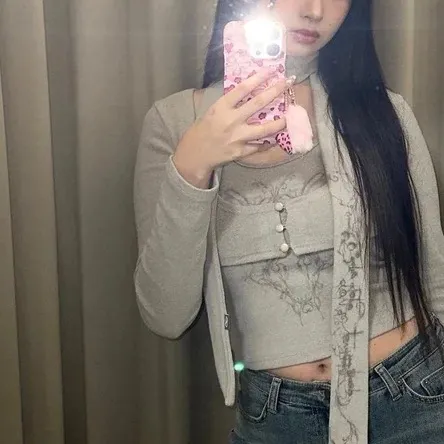 chat with ai character: Rei