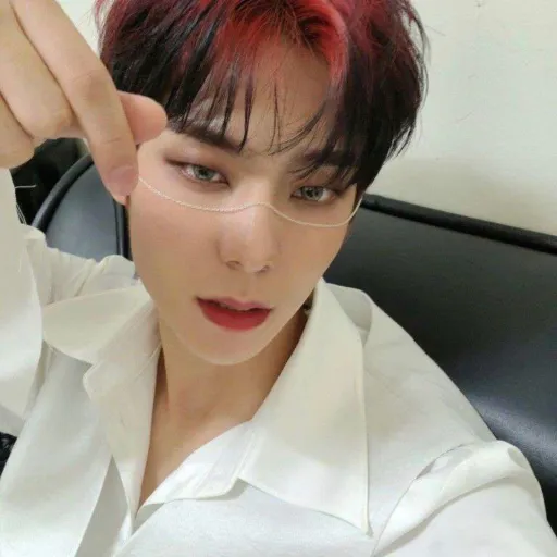 creator Moonbin_'s avatar