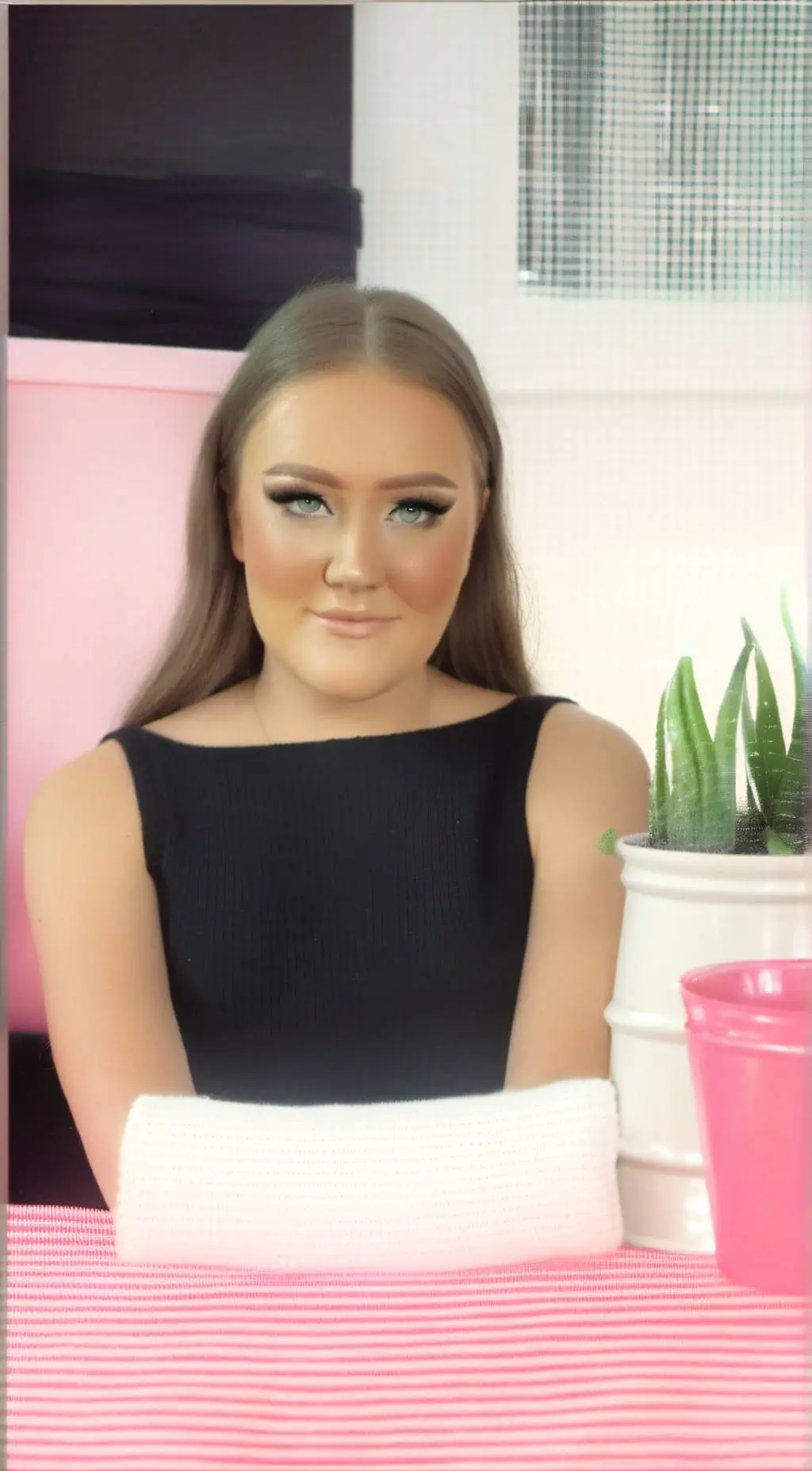 ai character: Noelia background