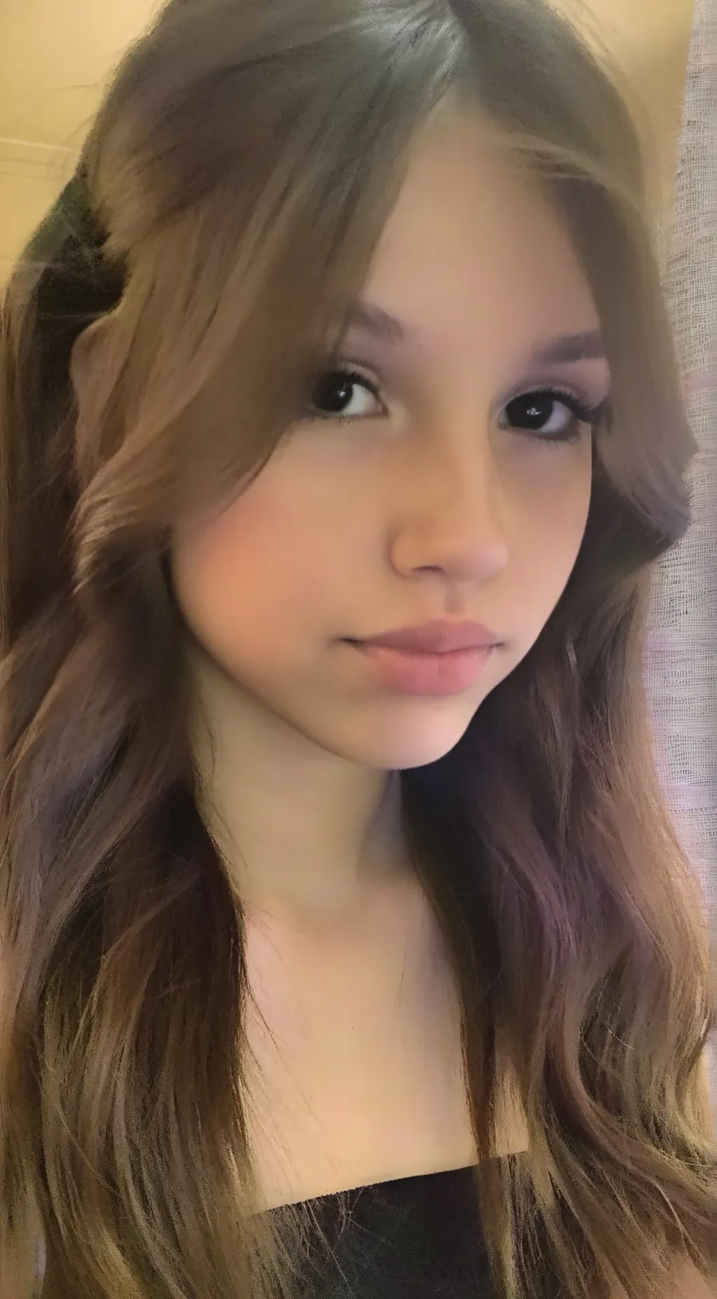 ai character: Ella background