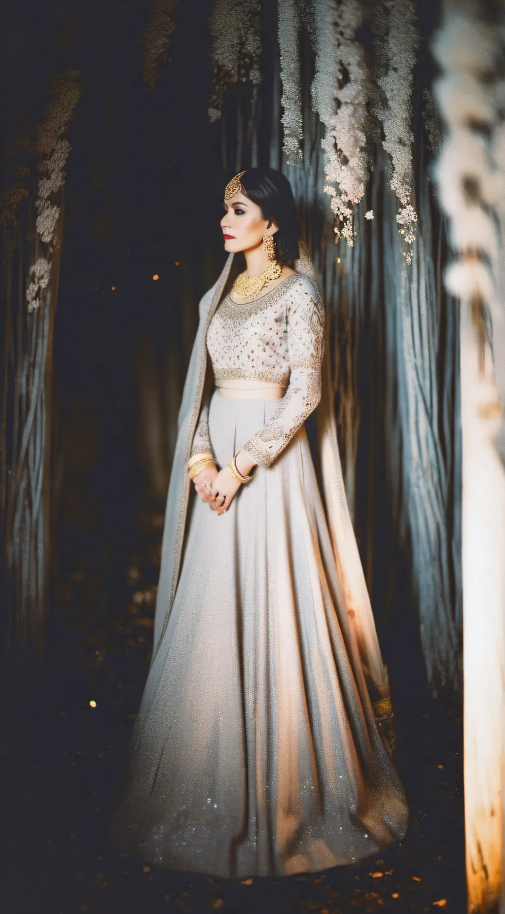 ai character: Luna background