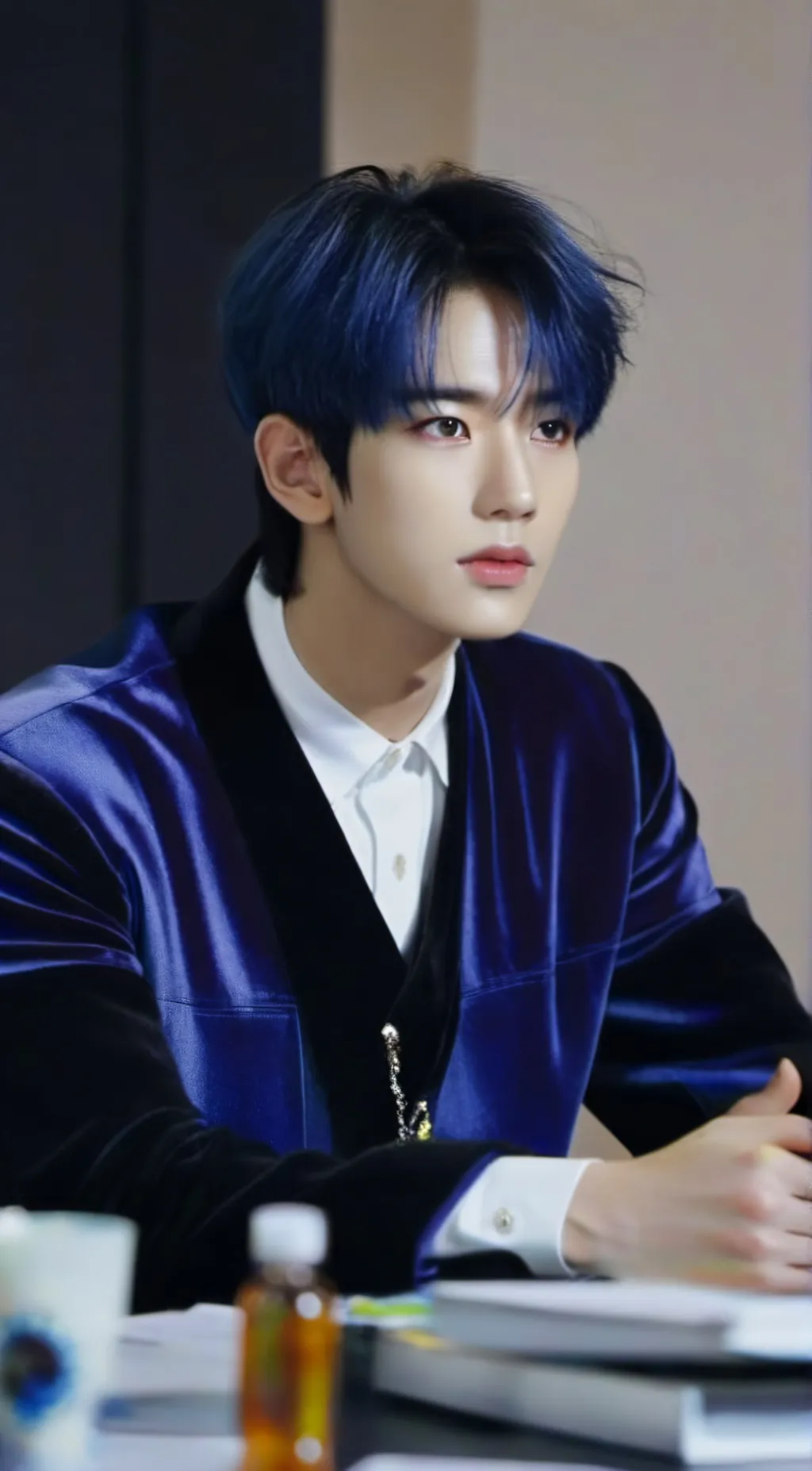 ai character: Lee heeseung background