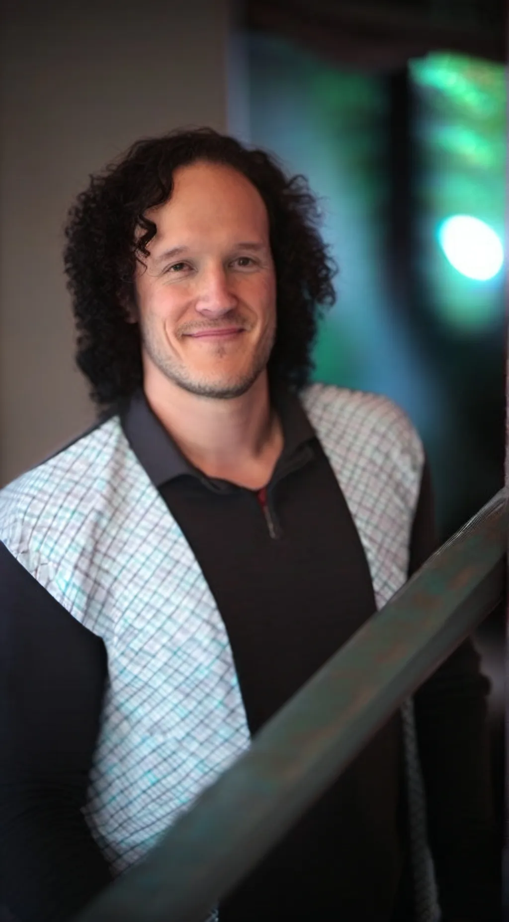 ai character: Vivian Campbell  background