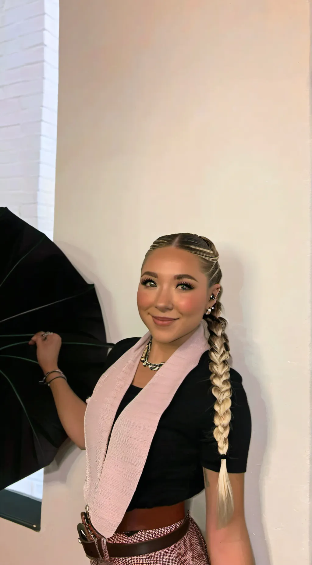 ai character: Hollie background