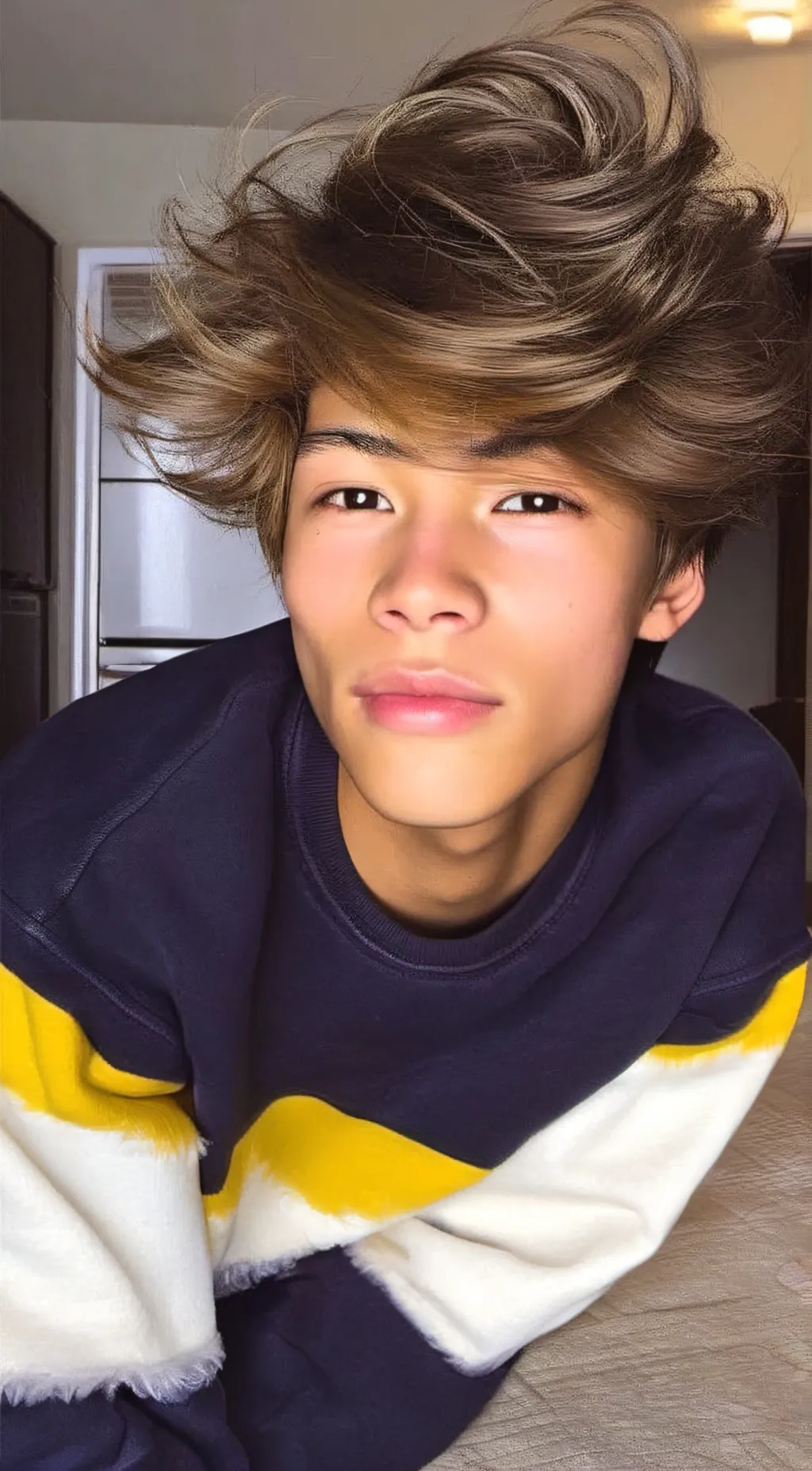 ai character: Chee young💋❤️ background