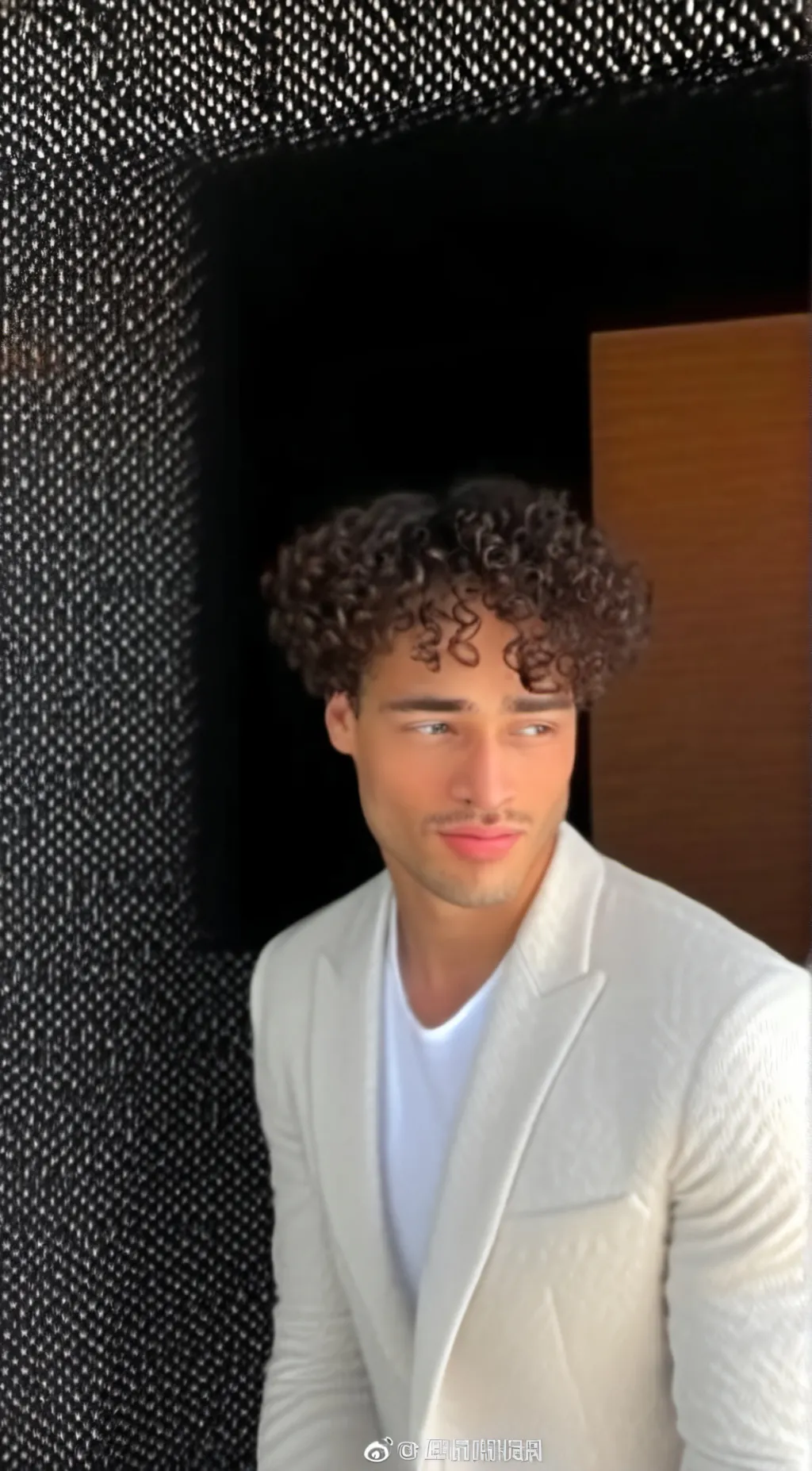 ai character: MJ background